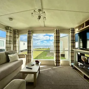 Campsite New Sea View Platinum Caravan With Huge Decking, Newcastle upon Tyne
